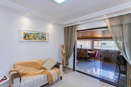 Casa à venda com 270m², 5 quartos e 3 vagasSala