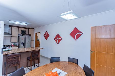 Casa à venda com 270m², 5 quartos e 3 vagasCopa e cozinha