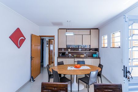 Casa à venda com 270m², 5 quartos e 3 vagasCopa e cozinha