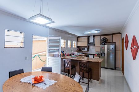 Casa à venda com 270m², 5 quartos e 3 vagasCopa e cozinha