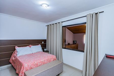 Casa à venda com 270m², 5 quartos e 3 vagasSuite