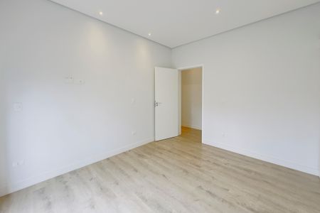 Casa de condomínio para alugar com 370m², 4 quartos e 4 vagas Casa de condomínio para alugar com 370m², 4 quartos e 4 vagasSuíte