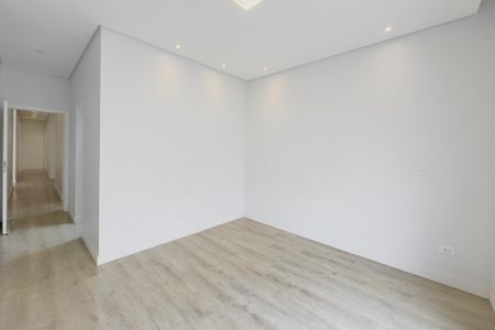 Casa de condomínio para alugar com 370m², 4 quartos e 4 vagas Casa de condomínio para alugar com 370m², 4 quartos e 4 vagasSuíte 4