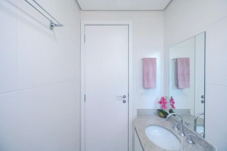 Apartamento à venda com 62m², 2 quartos e 1 vaga Apartamento à venda com 62m², 2 quartos e 1 vagaBanheiro da Suíte