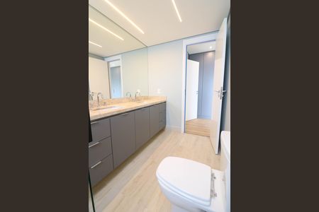 Apartamento à venda com 156m², 3 quartos e 2 vagasBanheiro da Suíte 1
