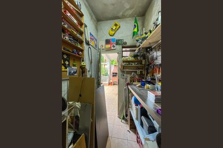 Casa à venda com 305m², 4 quartos e 2 vagas Casa à venda com 305m², 4 quartos e 2 vagasDepósito