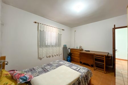 Casa à venda com 305m², 4 quartos e 2 vagas Casa à venda com 305m², 4 quartos e 2 vagasQuarto 2