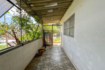 Casa à venda com 305m², 4 quartos e 2 vagas Casa à venda com 305m², 4 quartos e 2 vagasCasa 2
