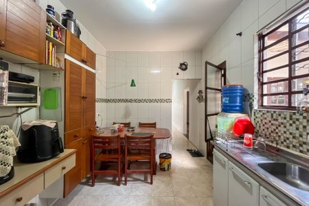 Casa à venda com 305m², 4 quartos e 2 vagas Casa à venda com 305m², 4 quartos e 2 vagasCozinha 2