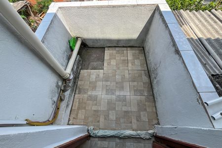 Casa à venda com 305m², 4 quartos e 2 vagas Casa à venda com 305m², 4 quartos e 2 vagasVaranda