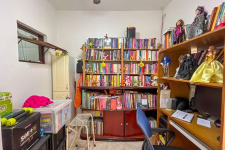 Casa à venda com 305m², 4 quartos e 2 vagas Casa à venda com 305m², 4 quartos e 2 vagasOffice