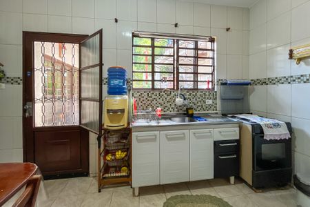 Casa à venda com 305m², 4 quartos e 2 vagas Casa à venda com 305m², 4 quartos e 2 vagasCozinha 2