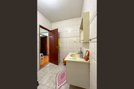 Casa à venda com 305m², 4 quartos e 2 vagas Casa à venda com 305m², 4 quartos e 2 vagasBanheiro