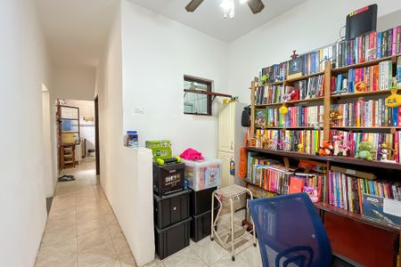 Casa à venda com 305m², 4 quartos e 2 vagas Casa à venda com 305m², 4 quartos e 2 vagasOffice