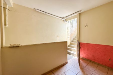 Casa à venda com 305m², 4 quartos e 2 vagas Casa à venda com 305m², 4 quartos e 2 vagasEntrada