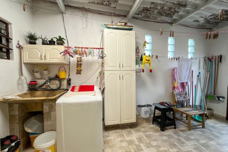 Casa à venda com 305m², 4 quartos e 2 vagas Casa à venda com 305m², 4 quartos e 2 vagasÁrea de Serviço