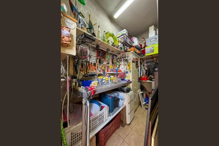 Casa à venda com 305m², 4 quartos e 2 vagas Casa à venda com 305m², 4 quartos e 2 vagasDepósito