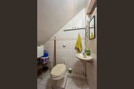 Casa à venda com 305m², 4 quartos e 2 vagas Casa à venda com 305m², 4 quartos e 2 vagasLavabo