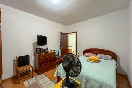 Casa à venda com 305m², 4 quartos e 2 vagas Casa à venda com 305m², 4 quartos e 2 vagasQuarto 1