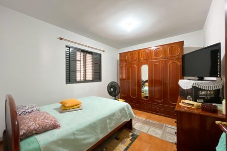 Casa à venda com 305m², 4 quartos e 2 vagas Casa à venda com 305m², 4 quartos e 2 vagasQuarto 1