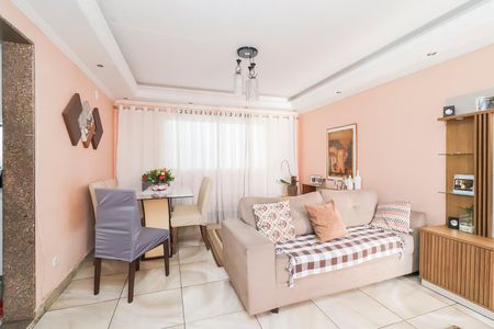 Casa à venda com 120m², 5 quartos e 4 vagasCasa 01 - Sala