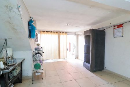 Casa à venda com 120m², 5 quartos e 4 vagasCasa 02 - Salão