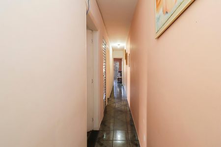 Casa à venda com 120m², 5 quartos e 4 vagasCasa 01 - Corredor
