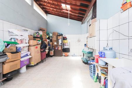 Casa à venda com 120m², 5 quartos e 4 vagasCasa 01 - Área de Serviço