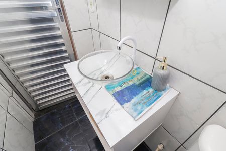 Casa à venda com 120m², 5 quartos e 4 vagasCasa 01 - Banheiro