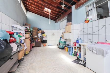 Casa à venda com 120m², 5 quartos e 4 vagasCasa 01 - Área de Serviço