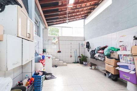 Casa à venda com 120m², 5 quartos e 4 vagasCasa 01 - Área de Serviço