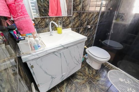 Casa à venda com 120m², 5 quartos e 4 vagasCasa 01 - Banheiro da Suíte 1