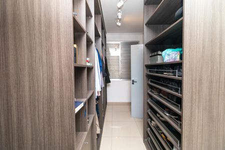 Apartamento à venda com 100m², 2 quartos e 1 vagaCloset da Suíte