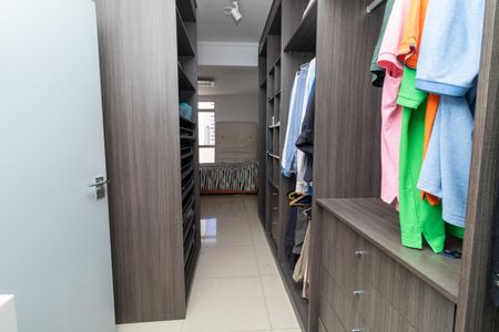 Apartamento à venda com 100m², 2 quartos e 1 vagaCloset da Suíte