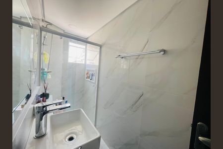 Apartamento à venda com 58m², 2 quartos e 1 vaga Apartamento à venda com 58m², 2 quartos e 1 vagaBanheiro