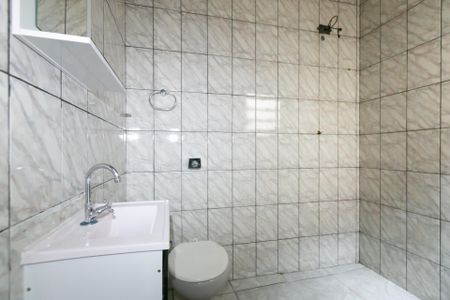 Casa à venda com 250m², 2 quartos e 8 vagasBanheiro 1