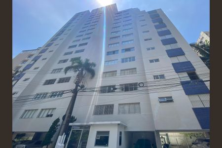 Apartamento para alugar com 74m², 2 quartos e 1 vaga Apartamento para alugar com 74m², 2 quartos e 1 vagaFachada