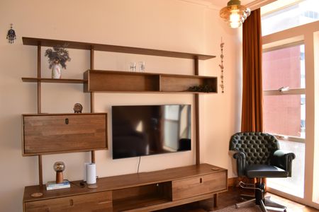 Sala/Cozinha de apartamento para alugar com 1 quarto, 68m² em Centro, Curitiba