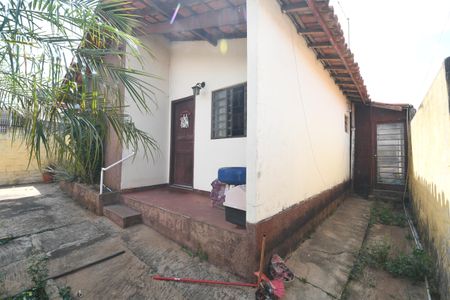 Casa à venda com 195m², 3 quartos e 1 vagaFachada