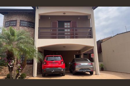 Casa à venda com 259m², 3 quartos e 6 vagasFachada