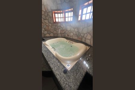 Casa à venda com 259m², 3 quartos e 6 vagasBanheiro