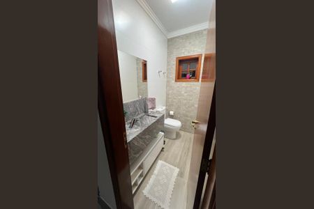 Casa à venda com 259m², 3 quartos e 6 vagasBanheiro