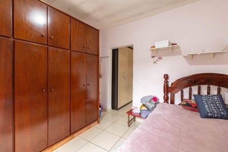 Casa à venda com 180m², 2 quartos e 2 vagas Casa à venda com 180m², 2 quartos e 2 vagasQuarto 1