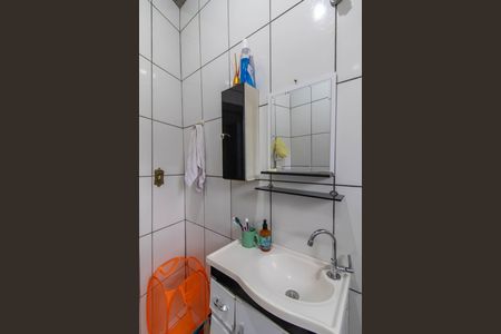Banheiro  de casa à venda com 2 quartos, 180m² em Jardim Munhoz, Guarulhos