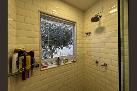 Casa à venda com 300m², 2 quartos e 1 vagaSuíte 2 - Banheiro