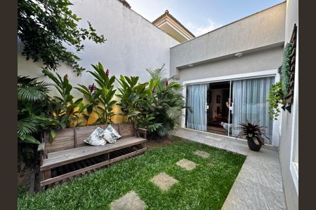 Casa à venda com 300m², 2 quartos e 1 vagaÁrea externa