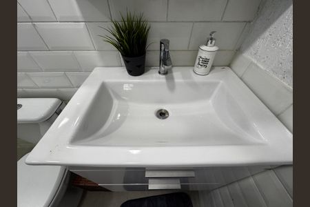 Casa à venda com 300m², 2 quartos e 1 vagaSuíte 2 - Banheiro