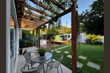 Varanda de casa à venda com 2 quartos, 300m² em Vargem Grande, Rio de Janeiro