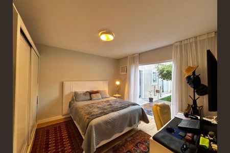 Casa à venda com 300m², 2 quartos e 1 vagaSuíte 1