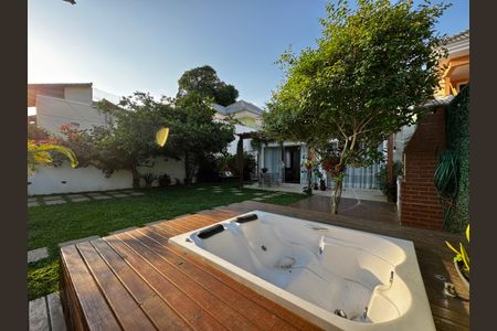 Casa à venda com 300m², 2 quartos e 1 vagaÁrea externa